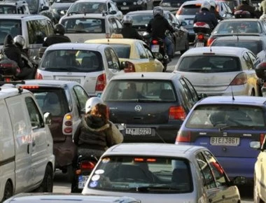 Επιστροφή των πινακίδων από τη Δημοτική Αστυνομία της Αθήνας λόγω Πάσχα